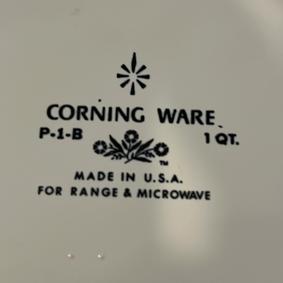 1-Quart Square Casserole with Lid - Cornflower Blue by Corning Corelle - Picture 10 of 10